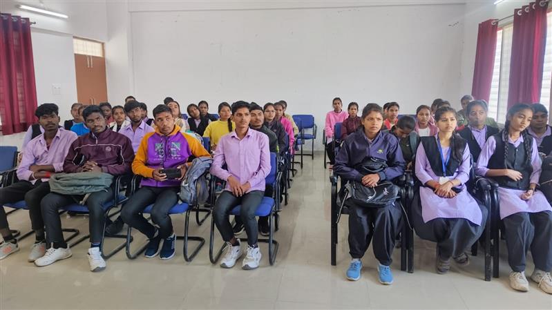 एड्स जागरुकता के सम्बंध में व्याख्यान